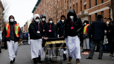 Après la cérémonie funéraire, 11 des corps ont été envoyés au New Jersey pour être enterrés
