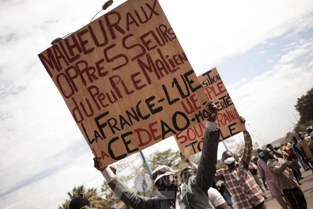 Les autorités maliennes ont justifié cette décision par les "propos hostiles et outragés du ministre français de l'Europe et des Affaires étrangères tenus récemment