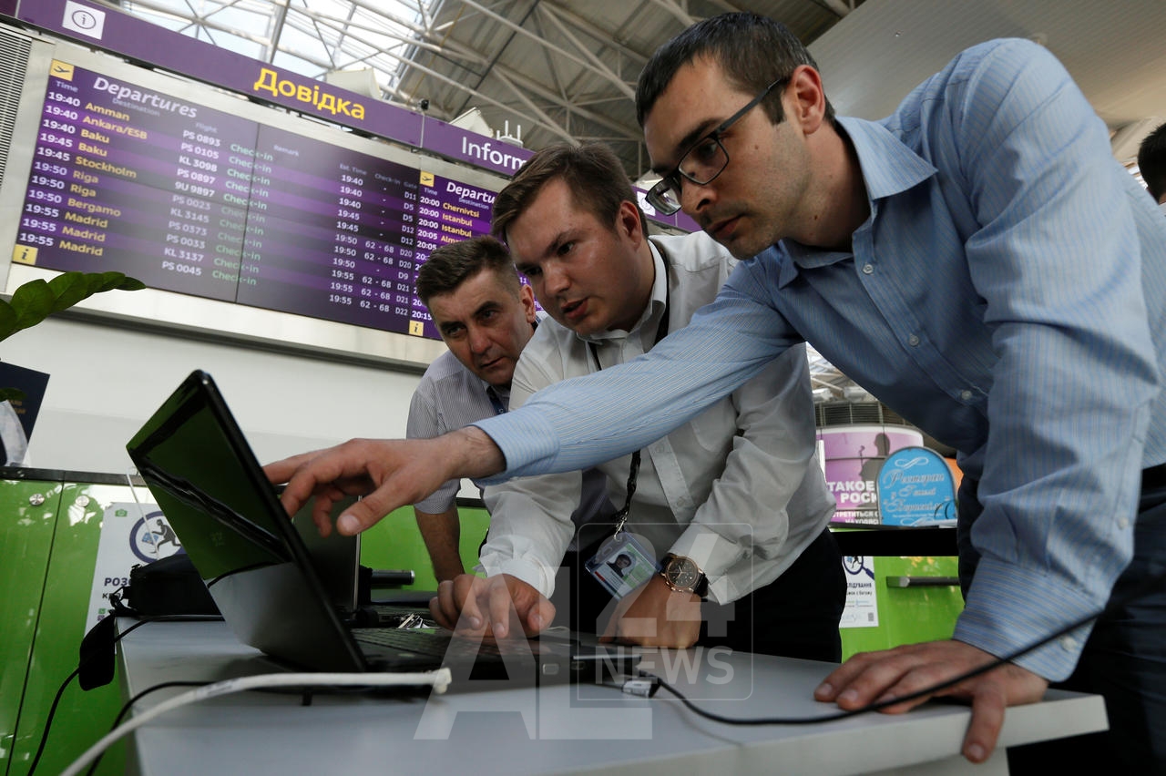 Les sites de ministères, dont celui des Affaires étrangères et celui des Situations d'urgence, étaient inaccessibles vendredi matin