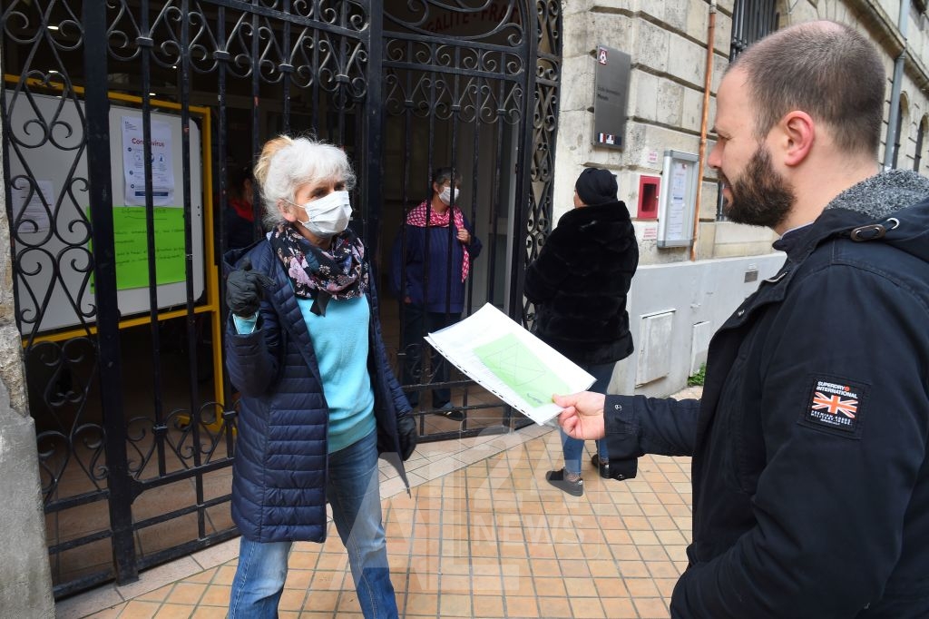 Un dispositif compliqué, alors que les cas se multiplient entraînant la fermeture de milliers de classes