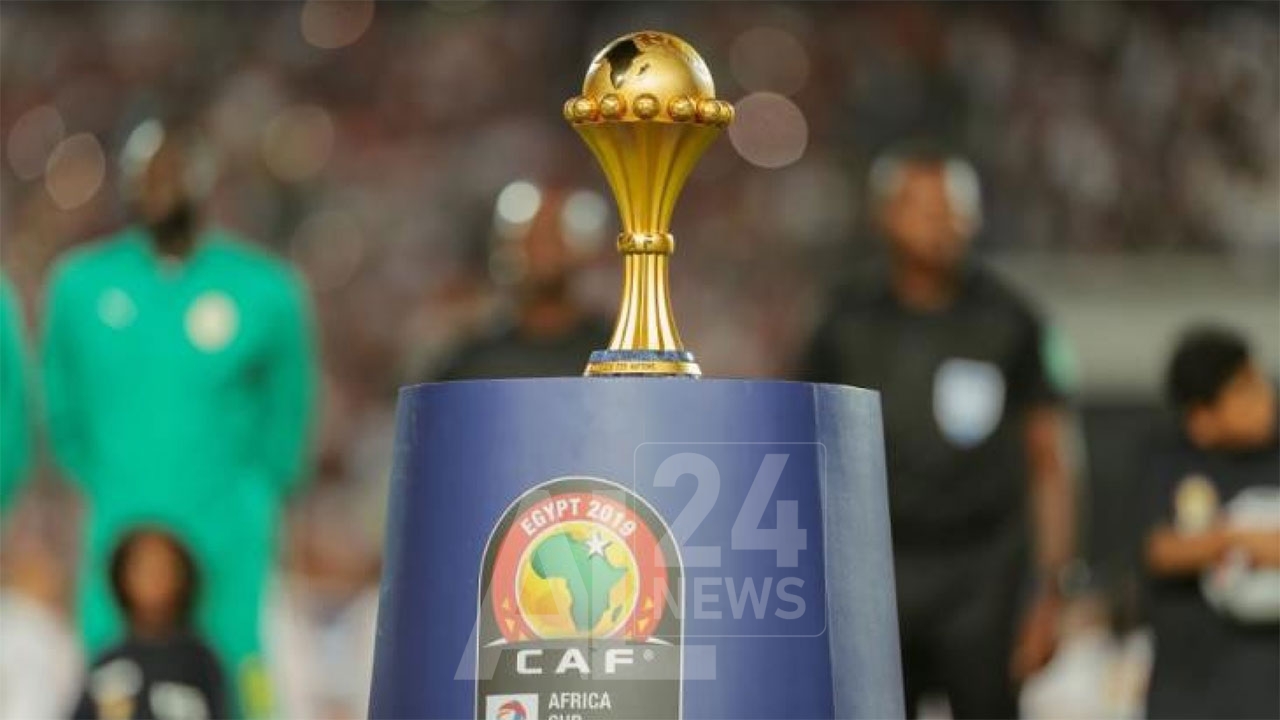 على رأس المنتخبات المرشحة للظفر باللقب، تأتي الجزائر حاملة اللقب بقيادة المدرب جمال بلماضي وكوكبة من النجوم على رأسهم نجم مانشستر سيتي الإنكليزي محرز.