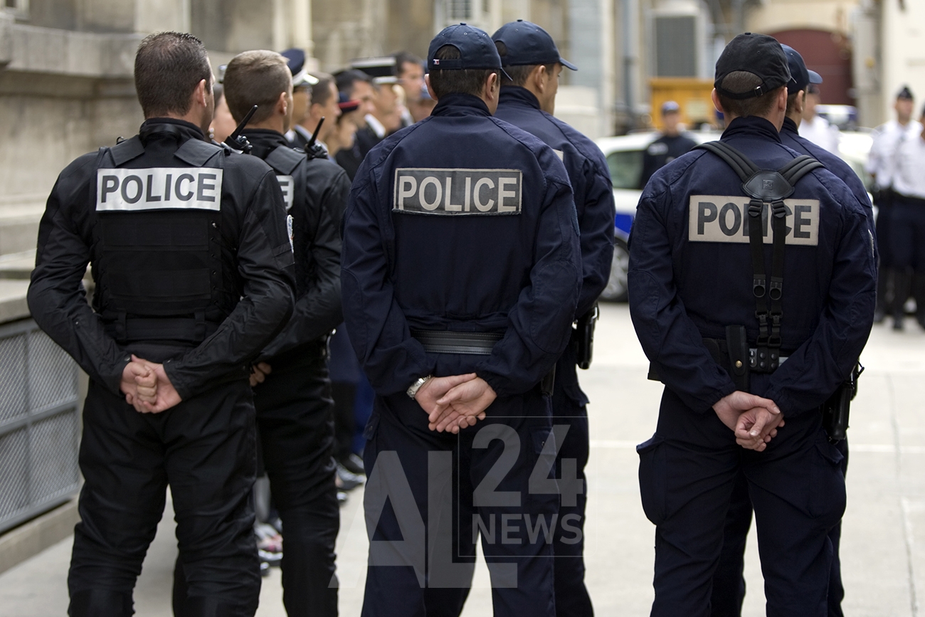 ذكرت شرطة العاصمة الفرنسية في بيان إنها ستنشر قوات تقدر بالآلاف داخل باريس وحولها وستقيم نقاط تفتيش في محطات تحصيل الرسوم على الطرق الرئيسية المؤدية إلى العاصمة