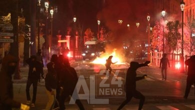 شهد الأسبوع الماضي العديد من أعمال الشغب خلال المظاهرات على الجزيرة. واندلعت الاحتجاجات على خلفية الهجوم على إيفان كولونا، القومي الكورسيكي المدان باغتيال حاكم كورسيكا عام 1998.