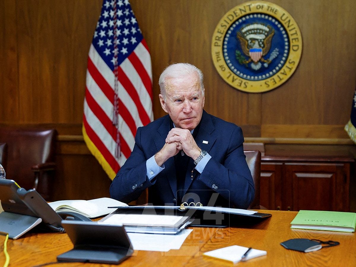 الرئيس الأميركي جو بايدن في مكتبه بمنتجع كامب ديفيد - 13 فبراير 2022