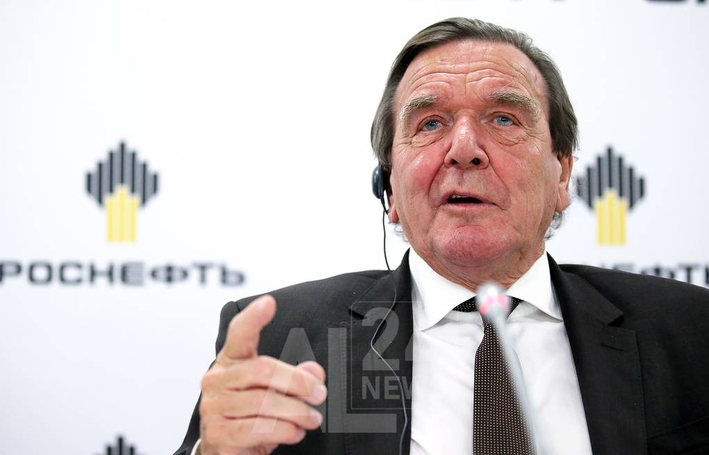 L'ex- chancelier Gerhard Schroëder devenu le mouton noir du bloc occidental qui soutient l'Ukraine...