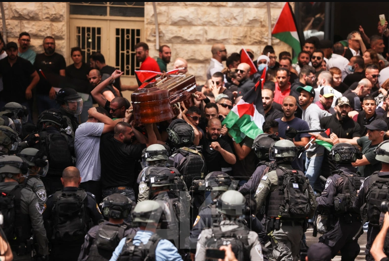 الاحتلال الصهيوني حشد مئات الجنود لقمع المشيعين