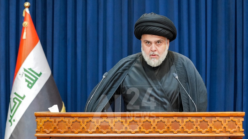 Moqtada al-Sadr lors d'une conférence de presse