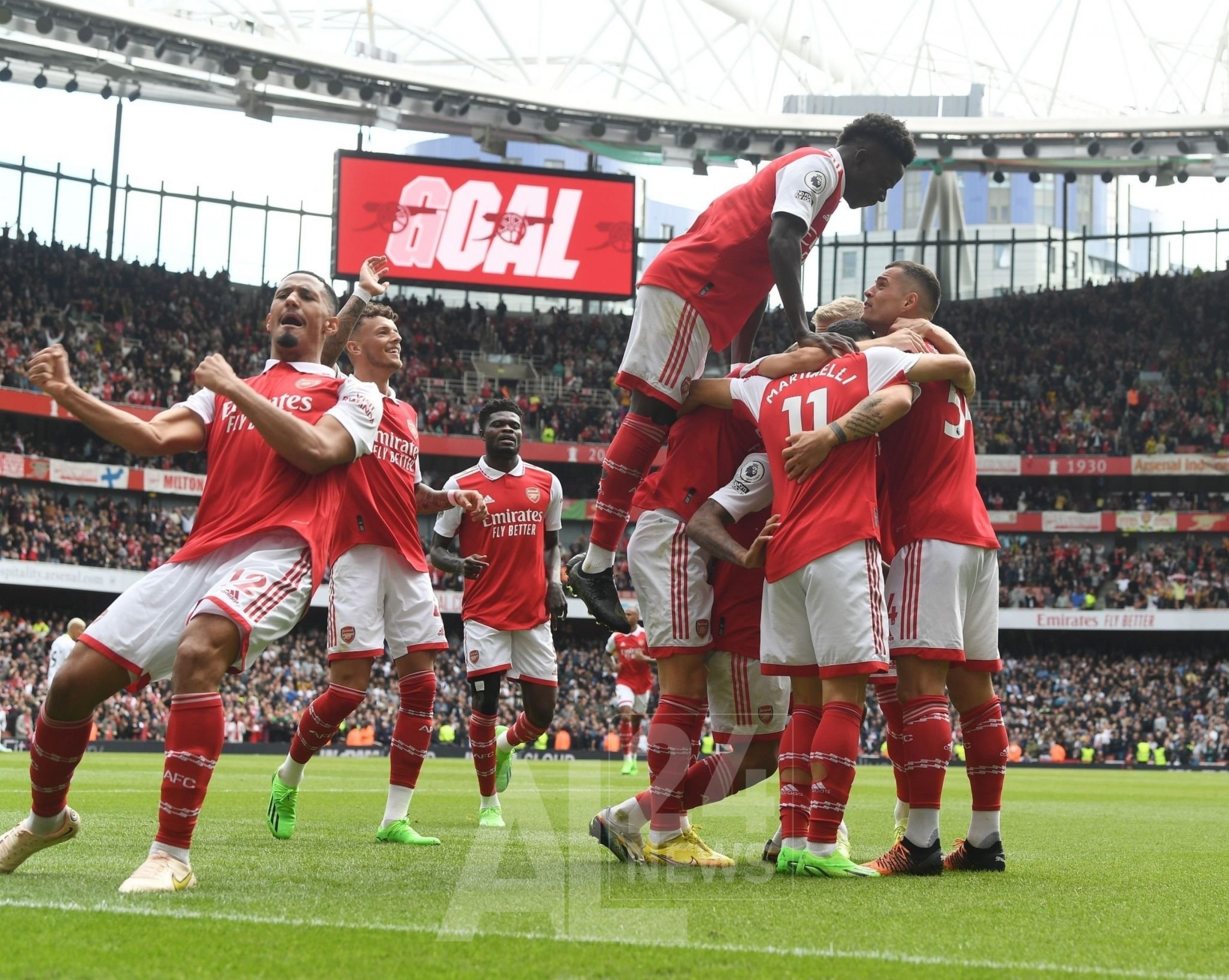 ارتفع رصيد آرسنال بهذا الفوز إلى 21 نقطة، متصدرا الترتيب بفارق 4 نقاط أمام مانشستر سيتي