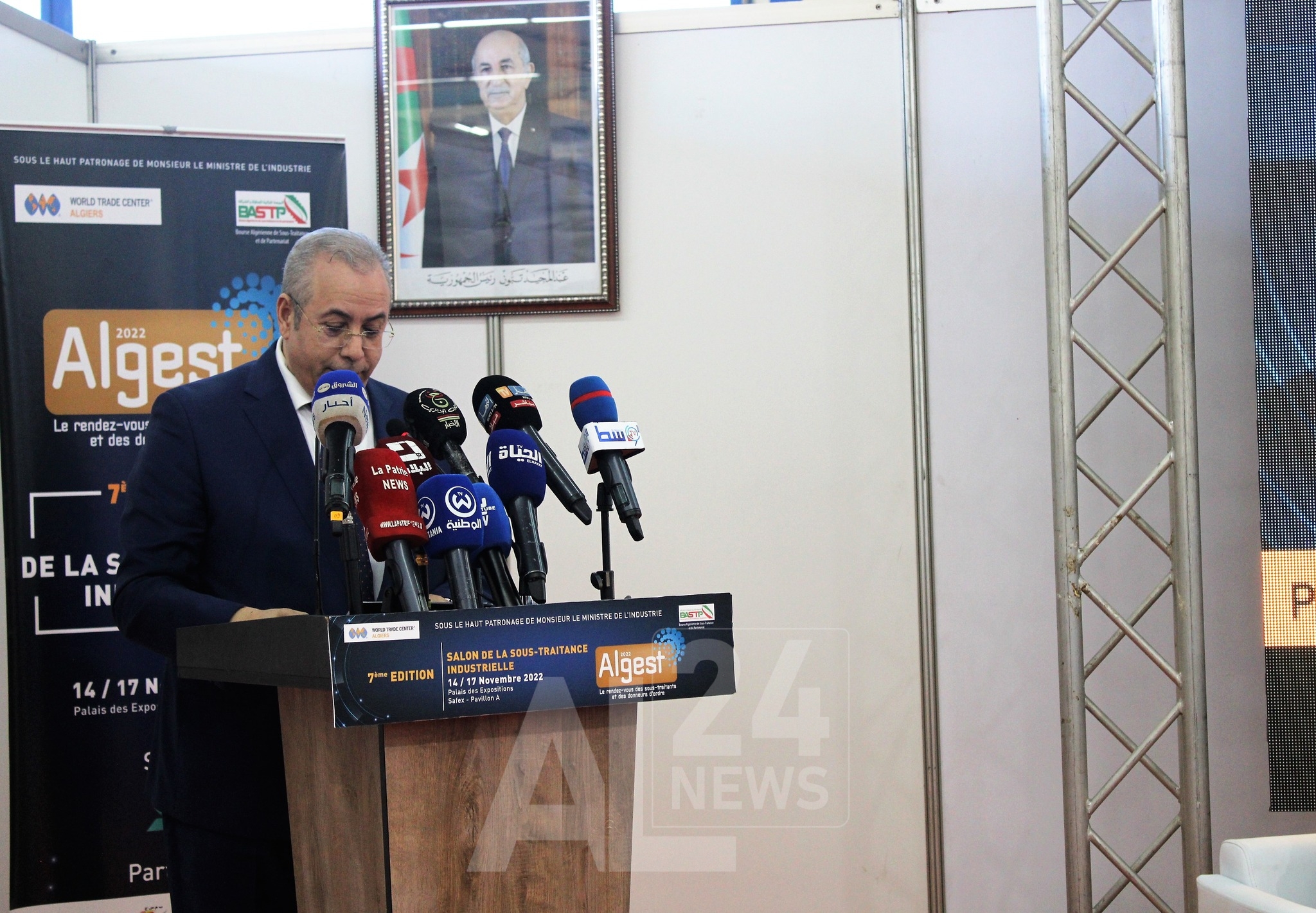 وزير الصناعة الجزائري أحمد زغدار