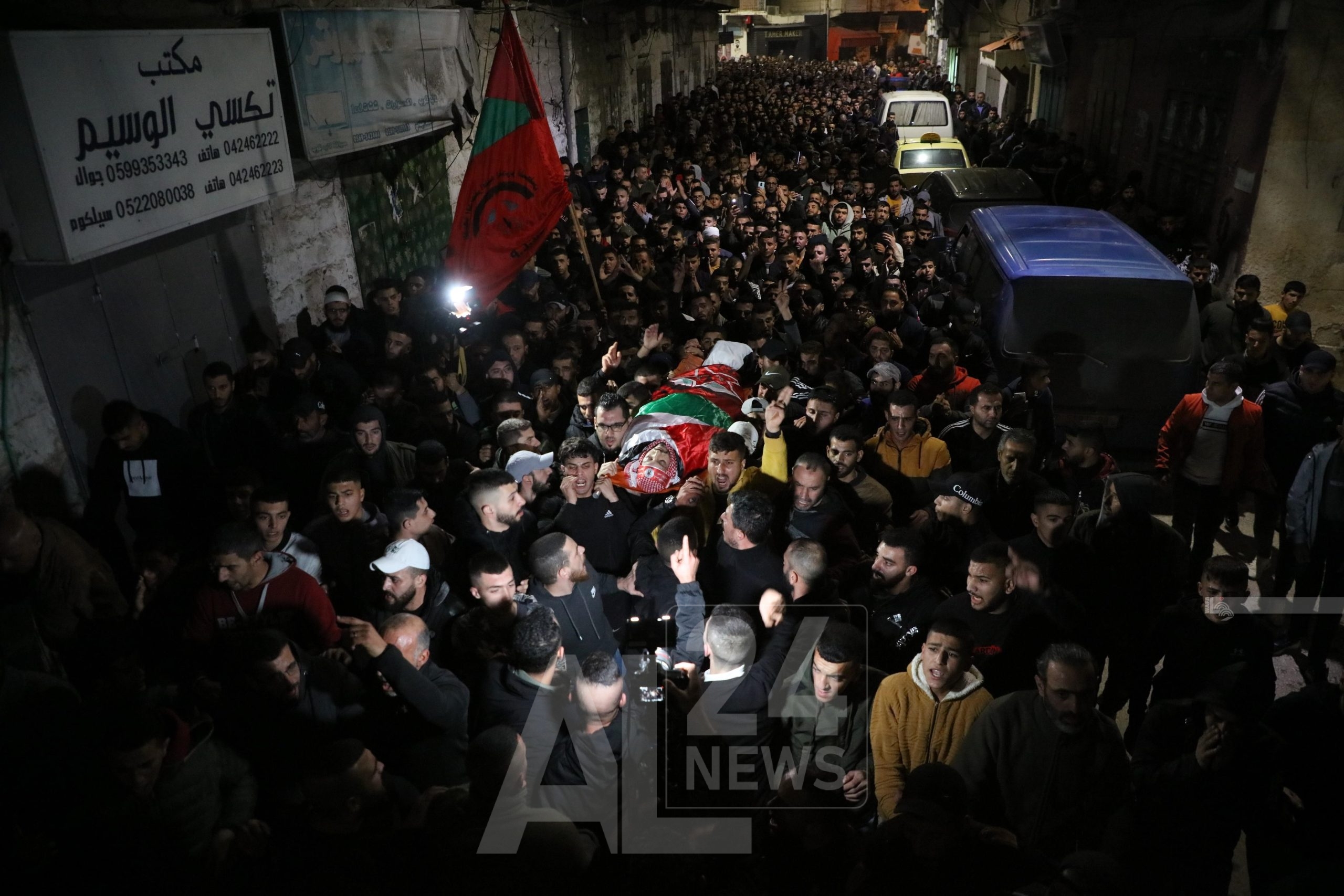 الآلاف يشيعون جثمان الشهيد بدارنة في يعبد