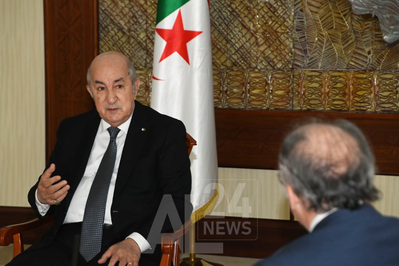 الرئيس الجزائري عبد المجيد تبون خلال حوار مع صحيفة لوفيغارو الفرنسية