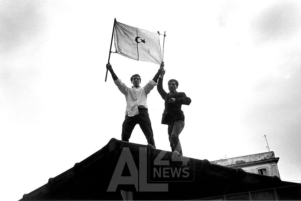 ALGERIA - CIRCA 1960: The War In Algiers, Algeria In 1960 - Riots. (Photo by Dominique BERRETTY/Gamma-Rapho via Getty Images)