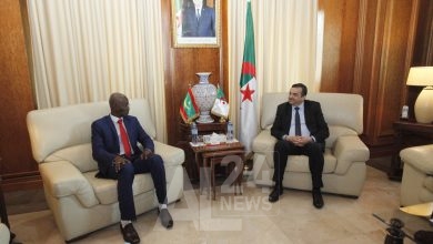 وزير الطاقة الجزائري محمد عرقاب يستقبل وزير التشغيل والتكوين المهني الموريتاني نيانغ مامودو