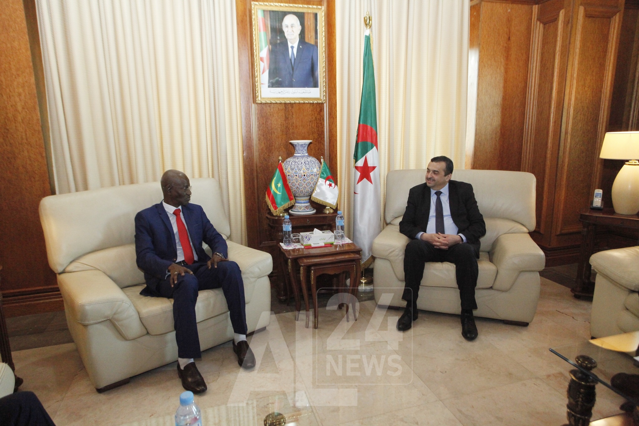 وزير الطاقة الجزائري محمد عرقاب يستقبل وزير التشغيل والتكوين المهني الموريتاني نيانغ مامودو