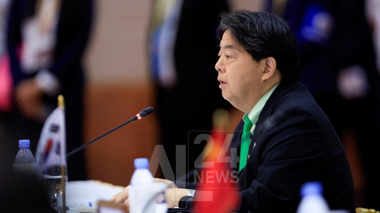 وزير الخارجية الياباني يوشيماسا هاياشي