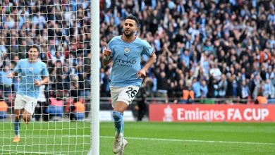 لاعب مانشيستر سيتي الجزائري رياض محرز