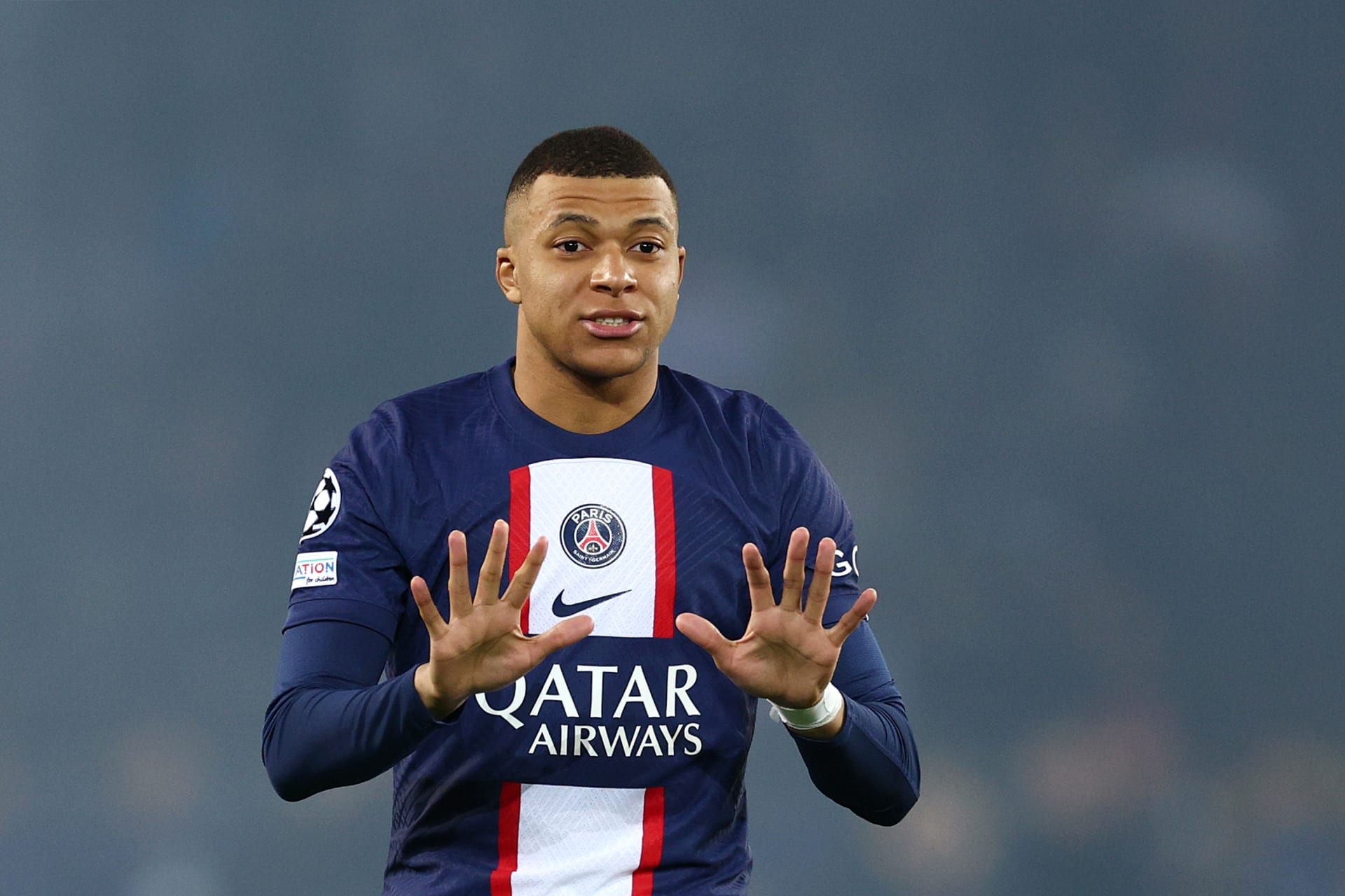 قائد منتخب فرنسا ولاعب نادي باريس جيرمان، كيليان مبابي