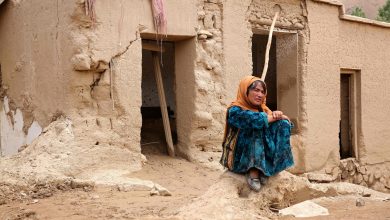 Une maison endommagée par les inondations soudaines qui ont frappé le village de Madrasa à Firozkoh, dans la province de Ghor, le 24 mai 2023