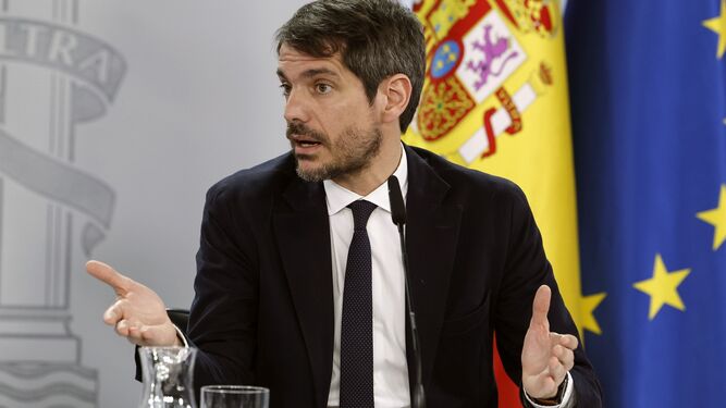 وزير الثقافة الإسباني إرنست أورتاسون