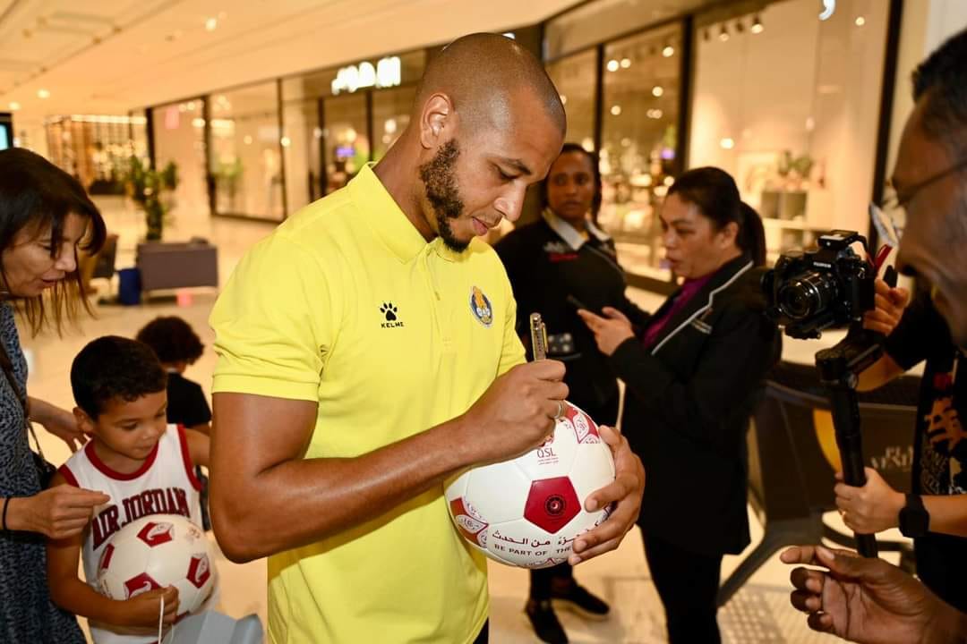 لاعب الغرافة القطري الدولي الجزائري ياسين براهيمي