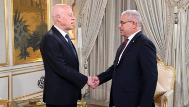 رئيس المجلس الشعبي الوطني الجزائري والرئيس التونسي قيس سعيد