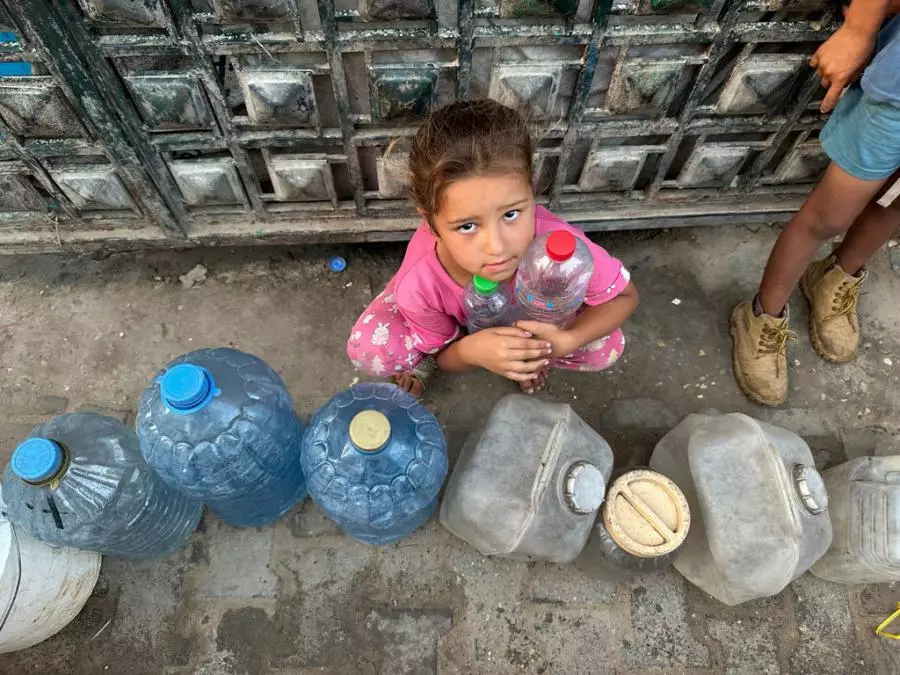 Ghaza : les habitants contraints de parcourir d'énormes distances pour avoir accès à l'eau