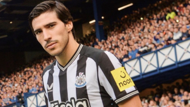 تونالي يعود لنيوكاسل بعد إيقافه 10 أشهر في قضايا المراهنات