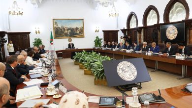 الرئيس الجزائري يترأس اجتماعا لمجلس الوزراء
