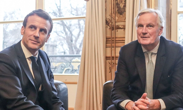 ميشال بارنييه وإيمانويل ماكرون