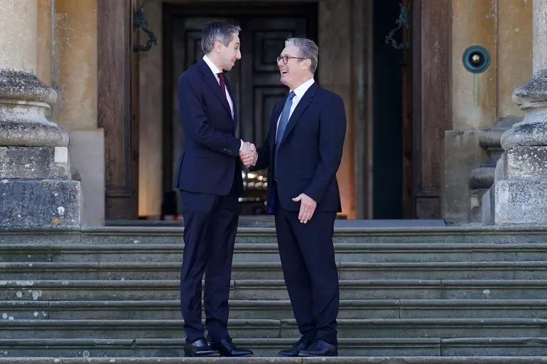 بريطانيا وأيرلندا تتفقان على تجاوز الخلافات