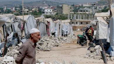 نجيب ميقاتي يطالب بحل أزمة النازحين السوريين في لبنان