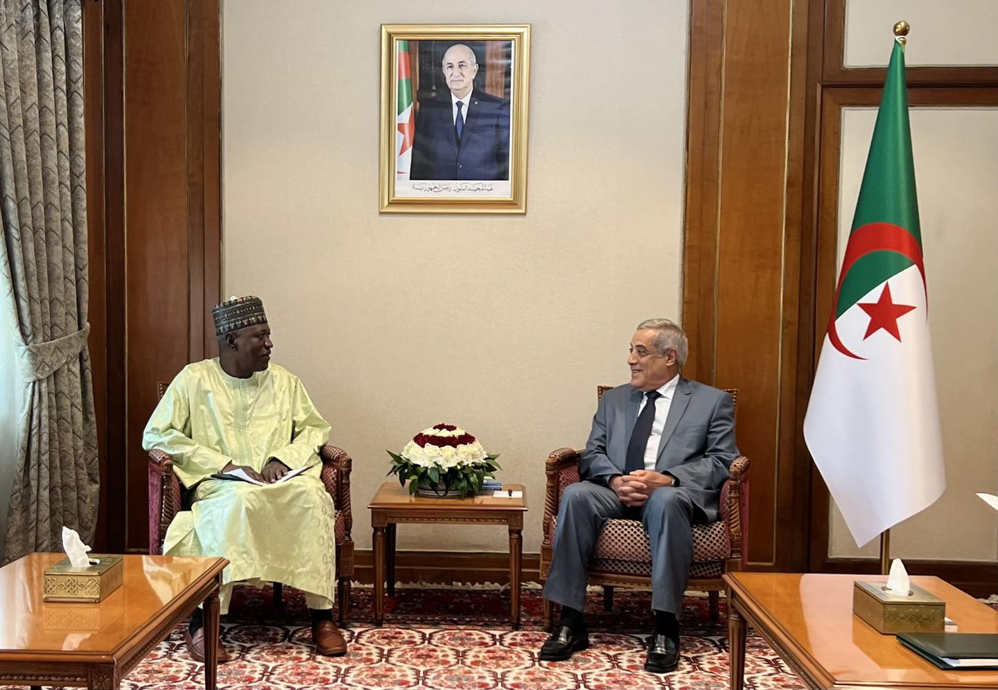 الوزير الأول الجزائري نذير العرباوي