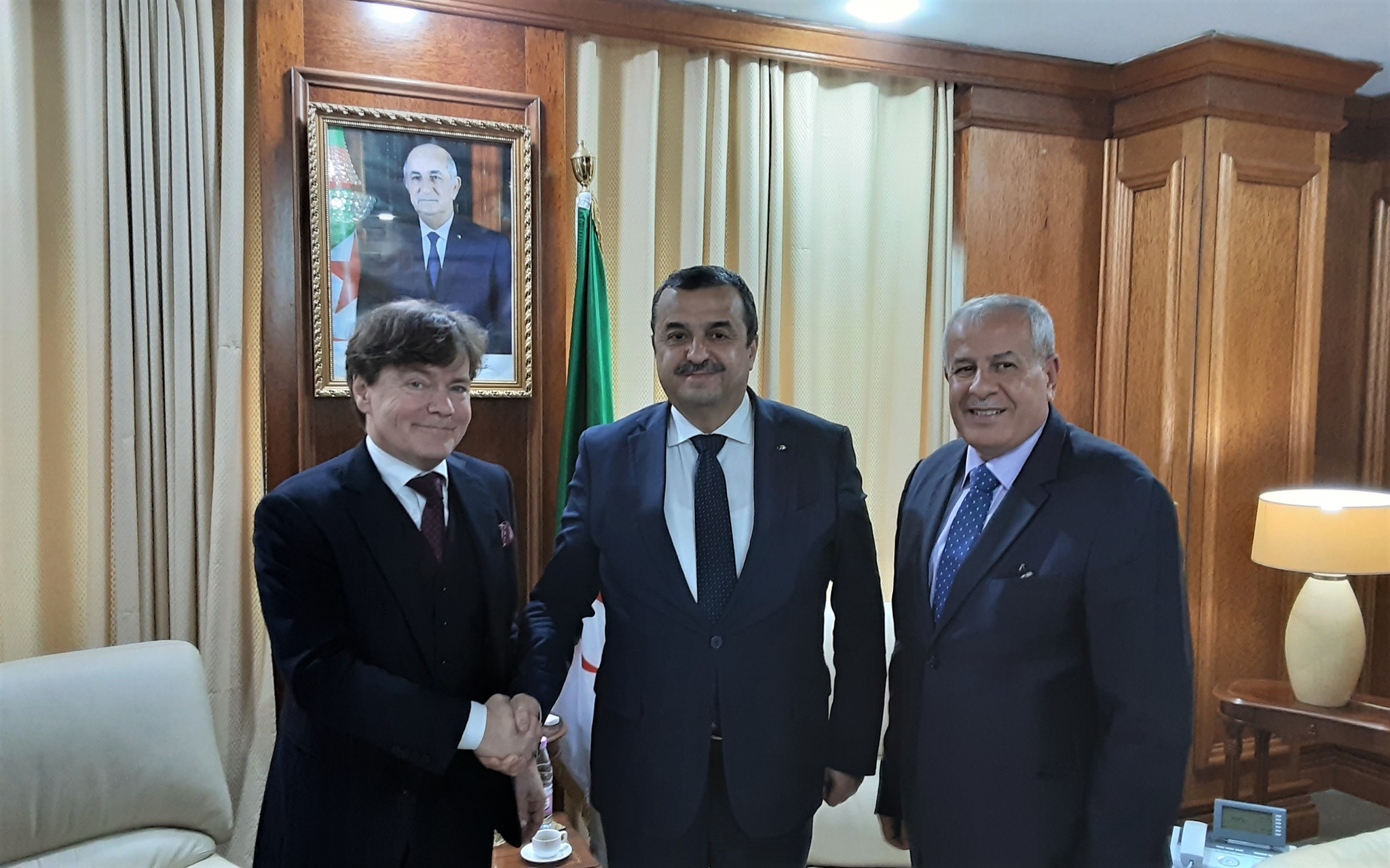 وزير الطاقة الجزائري يستقبل وفدا عن المجمّع الألماني "اتش اند ار"