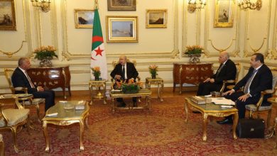 الرئيس الجزائري عبد المجيد تبون في مقر إقامته في مصر