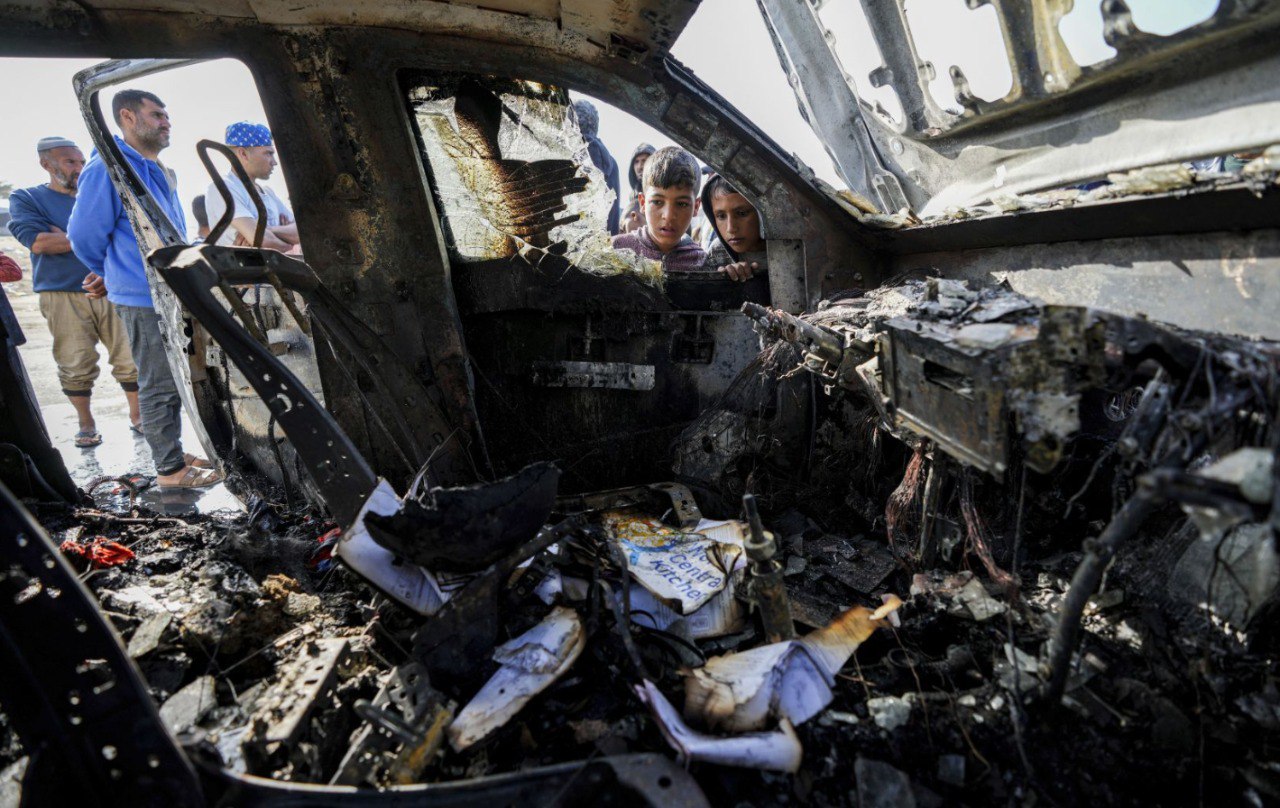 غزة: استشهاد عاملين إنسانيين في غارة صهيونية