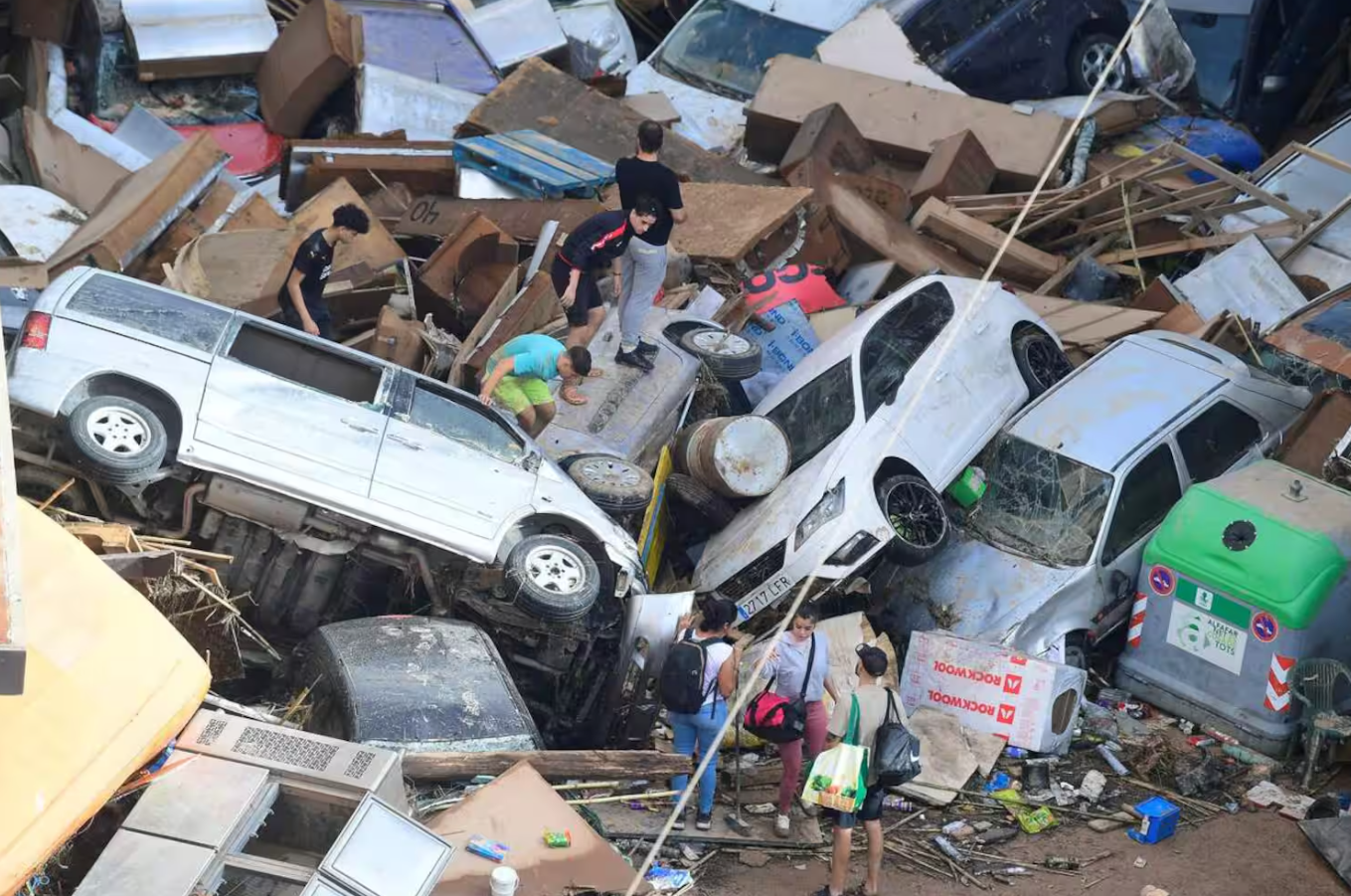 Espagne : les opérations de recherche se poursuivent après les "inondations du siècle"