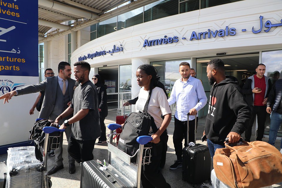 وفد عن الاتحاد الإفريقي يحل بمدينة وهران الجزائرية