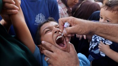حملة تطعيم شلل الأطفال في غزة تُؤجل بسبب العدوان الصهيوني المستمر