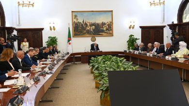 Le président de la République installe la Commission nationale de révision des codes communal et de wilaya