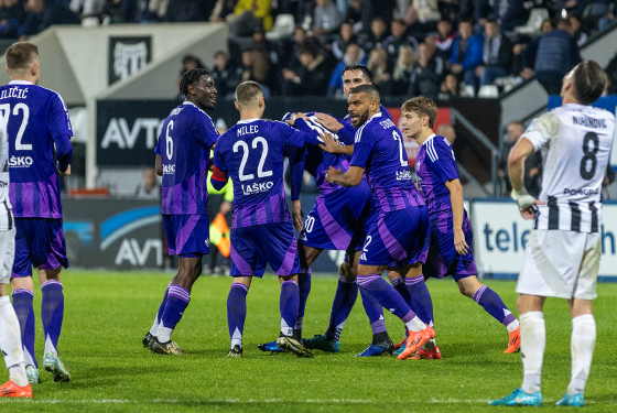 سوداني هدّافا ويقود فريقه للتأهل في كأس سلوفينيا