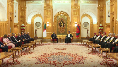 Le Sultan d'Oman et le président algérien président les entretiens élargis à Mascate