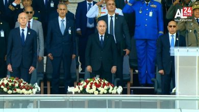 الرئيس الجزائري يشرف على الاستعراض العسكري احتفاءً بمرور سبعين عامًا على اندلاع الثورة التحريرية