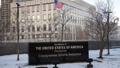 السفارة الأمريكية في كييف تغلق أبوابها تحسباً لهجوم جوي محتمل