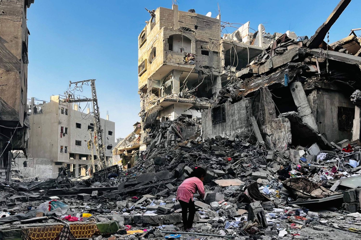 استشهاد 66 فلسطينيًّا في قصف صهيوني على قطاع غزة