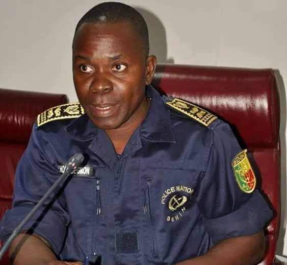 Bénin l'ancien directeur de la police arrêté pour incitation à la rébellion