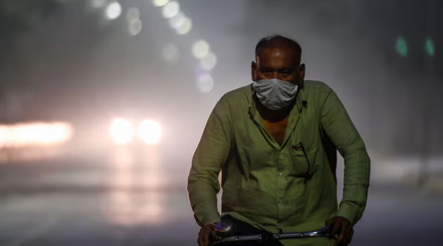 New Delhi Closes Primary Schools Amid Dangerous Air Pollution Levels