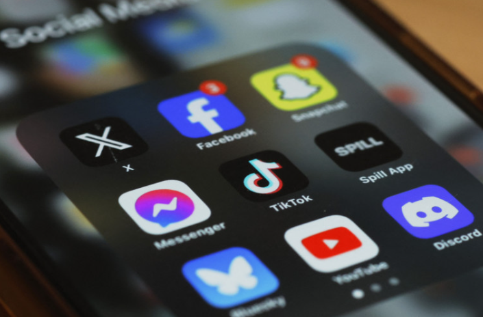 L'Australie va interdire les réseaux sociaux aux jeunes de moins de 16 ans