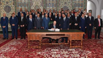 الرئيس الجزائري عبد المجيد تبون يوقع على قانون المالية