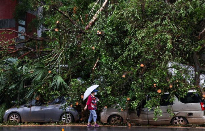 deux morts et 580 blessés après le passage du typhon Kong-rey à Taïwan