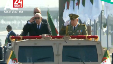 président algérien supervise le défilé militaire